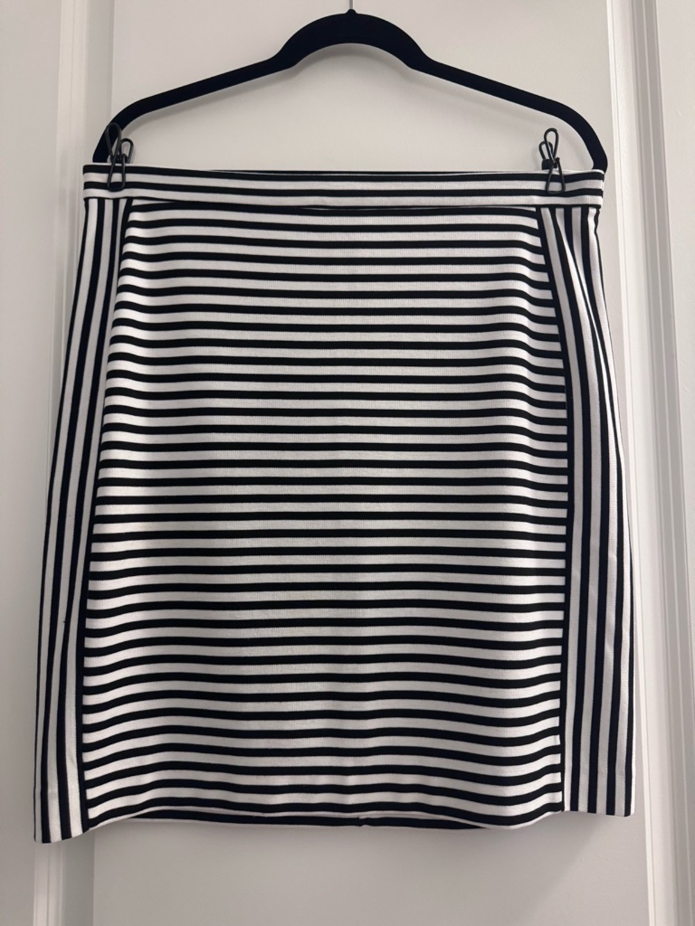 Banana Republic Factory Black and White Striped Pencil Skirt